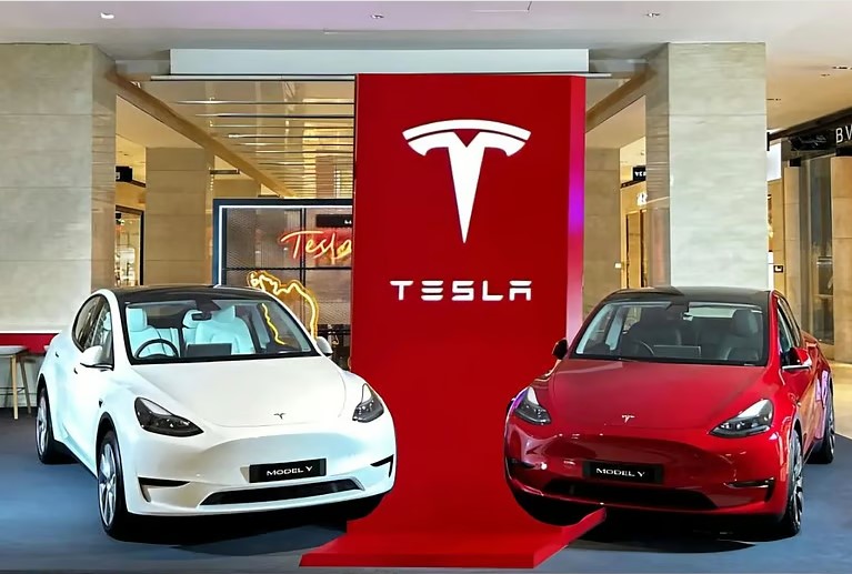 Tesla Opens First India Showroom in Mumbai July 15th Tesla Opens First India Showroom in Mumbai July 15th